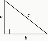 Rétthyrndur þríhyrningur með hliðarnar a, b og c. Hlið c er langhliðin.
