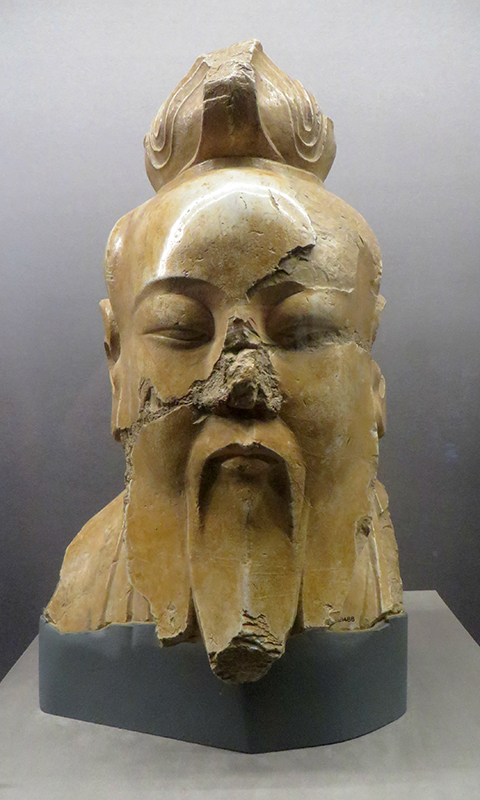 Brjóstmynd af Laozi, goðsagnakenndum daoískum heimspekingi sem hefðin eignar Daodejing, eitt af grundvallarritum daoisma.