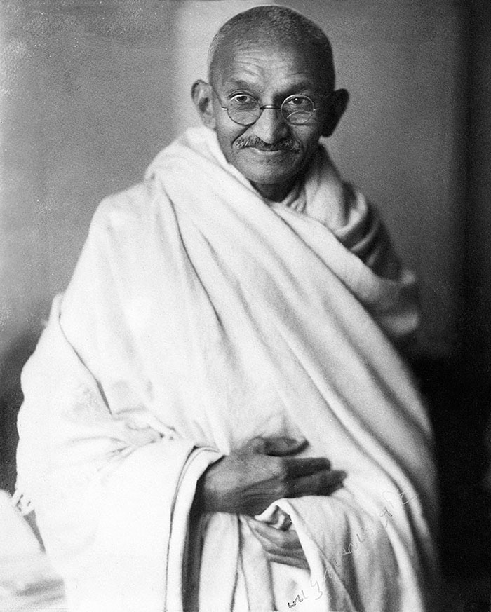 Ljósmynd af Mohandas Gandhi.
