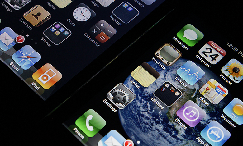 Ljósmynd af heimaskjá eldri iPhone-síma.
