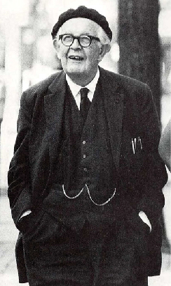Ljósmynd sýnir Jean Piaget á efri árum.