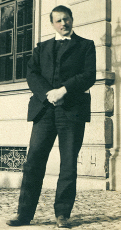 Ljósmynd sýnir Carl Jung.