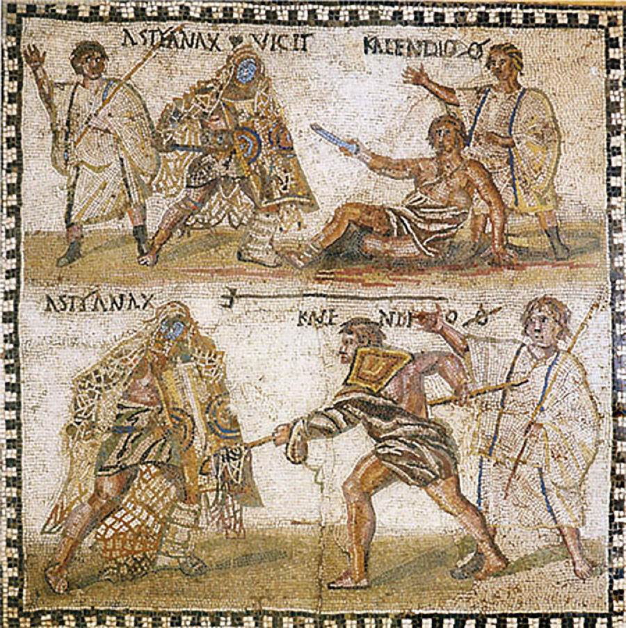 Ferhyrnt mósaíkverk er sýnt. Um jaðarinn skiptast á svartir og hvítir reitir og innan hans eru tveir rétthyrndir myndreitir. Á efri myndreitnum eru fjórar manneskjur. Orð eru letruð efst og bakgrunnurinn er ljósbrúnn og hvítur en jörðin dekkri brún. Manneskjan til vinstri stendur með grannt brúnt spjót og heldur hægri hendi á lofti. Hún klæðist hvítri skikkju með litríkum bryddingum og er með brúnt hár. Manneskjan hægra megin við hana er hulin mjög litríkri kápu og er í einum þykkum, hvítum stígvélaskó. Hinn fóturinn er ber og andlitið hulið blárri grímu. Hún heldur á sverði í hægri hendi. Næsta manneskja til hægri liggur á jörðinni, klædd lendaskýlu sem skilur axlirnar eftir berar. Hún er með stutt brúnt hár og heldur á stuttu bláu sverði í hægri hendi. Rauðir pollar eru umhverfis hana. Fyrir aftan hana stendur maður í hvítri skikkju með svörtum bryddingum og heldur hægri handlegg á lofti. Neðri myndreiturinn hefur svipaðan bakgrunn, með orðum efst og þríforki fyrir ofan þau. Kápuklædda manneskjan á efri myndreitnum er sýnd til vinstri í sömu stellingu og sömu klæðum. Manneskjan sem lá á efri myndreitnum stendur hér og miðar spjóti að kápuklæddu manneskjunni. Gullinn skjöldur sést fyrir aftan höfuð hennar. Maðurinn í löngu hvítu skikkjunni á efri myndreitnum stendur hér í hægra horninu og heldur á löngu brúnu spjóti.