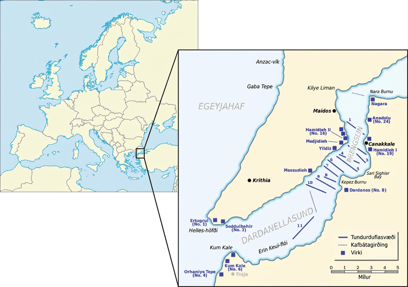 Tvö kort eru sýnd. Kortið til vinstri sýnir Evrópu og hluta Norður-Afríku og Vestur-Asíu. Svæði í Tyrklandi er auðkennt með svörtum ferningi. Hitt kortið sýnir stækkaða teikningu af þessu ferhyrnda svæði. Eyjahaf er merkt í vestri og Dardanellasund klýfur tvö landsvæði frá norðaustri til suðvesturs. Norðurhluti tyrknesku strandarinnar við Eyjahaf er merktur, frá norðri til suðurs, Anzac-vík, Gaba Tepe og Helles-höfði. Borgirnar Maidos, Canakkale, Krithia og Trója eru merktar frá norðri til suðurs. Í Dardanellasundi liggja bláar beinar línur milli stranda frá borginni Maidos í norðri, suður að Canakkale, fram hjá San Sighlar-flóa og Kepez Burnu og enda samsíða Krithia. Þær eru tölusettar frá 1 til 10 og merktar „Tundurduflasvæði“. Blá lína merkt „11“ liggur frá norðaustri til suðvesturs í Erin Keui-flóa. Milli bláu línanna „10“ og „11“ liggur blá punktalína frá norðri til suðurs og táknar „kafbátagirðingu“. Önnur blá punktalína liggur þvert yfir norðurhluta Dardanellasunds frá Kilye Liman til Nara Burnu. Bláir ferningar með merkingunni „Virki“ liggja meðfram ströndunum. Frá norðri til suðurs eru þeir: Nagara, Anadolu (nr. 24), Hamidieh II (nr. 16), Medjidieh, Hamidieh I (nr. 19), Yildiz, Messudieh, Dardanos (nr. 8), Ertugrul (nr. 1), Seddulbahir (nr. 3), Kum Kale (nr. 6) og Orhaniye Tepe (nr. 4). Fjórir bláir ferningar eru ómerktir. Mælikvarði fyrir „mílur“ neðst til hægri nær frá 1 til 5.